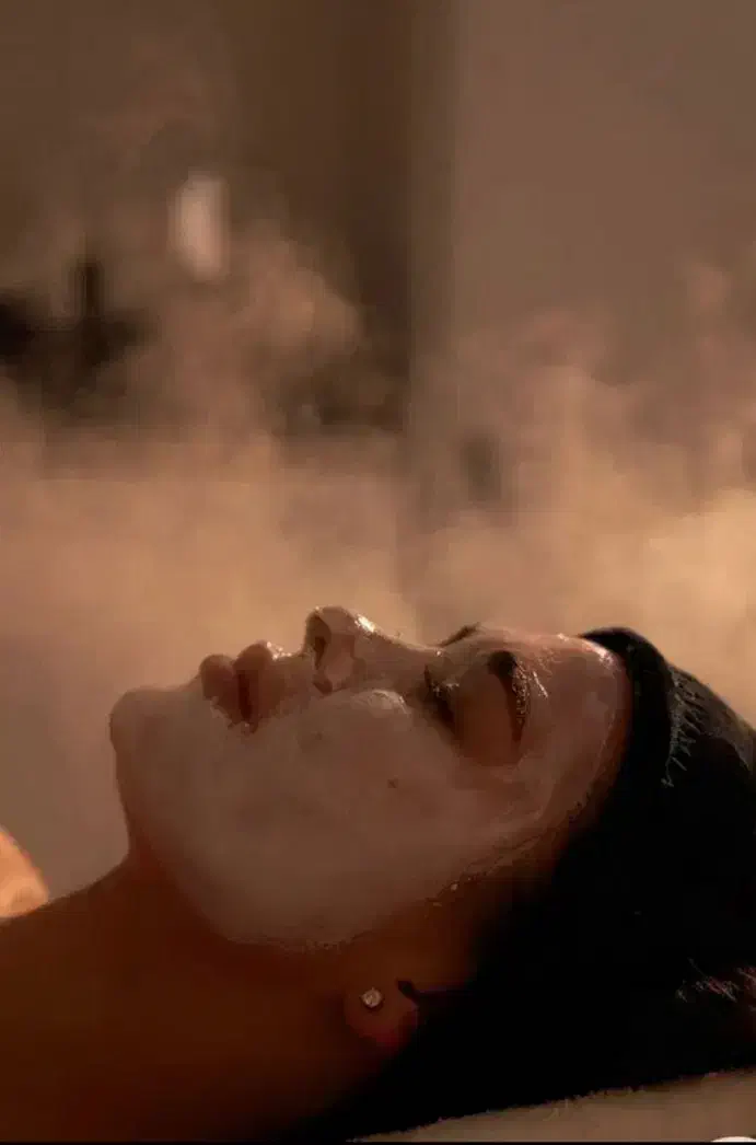 فشیال تخصصی پاکسازی و جوان سازی صورت|خدمات آرایشگری و زیبایی|اصفهان, الهیه|دیوار