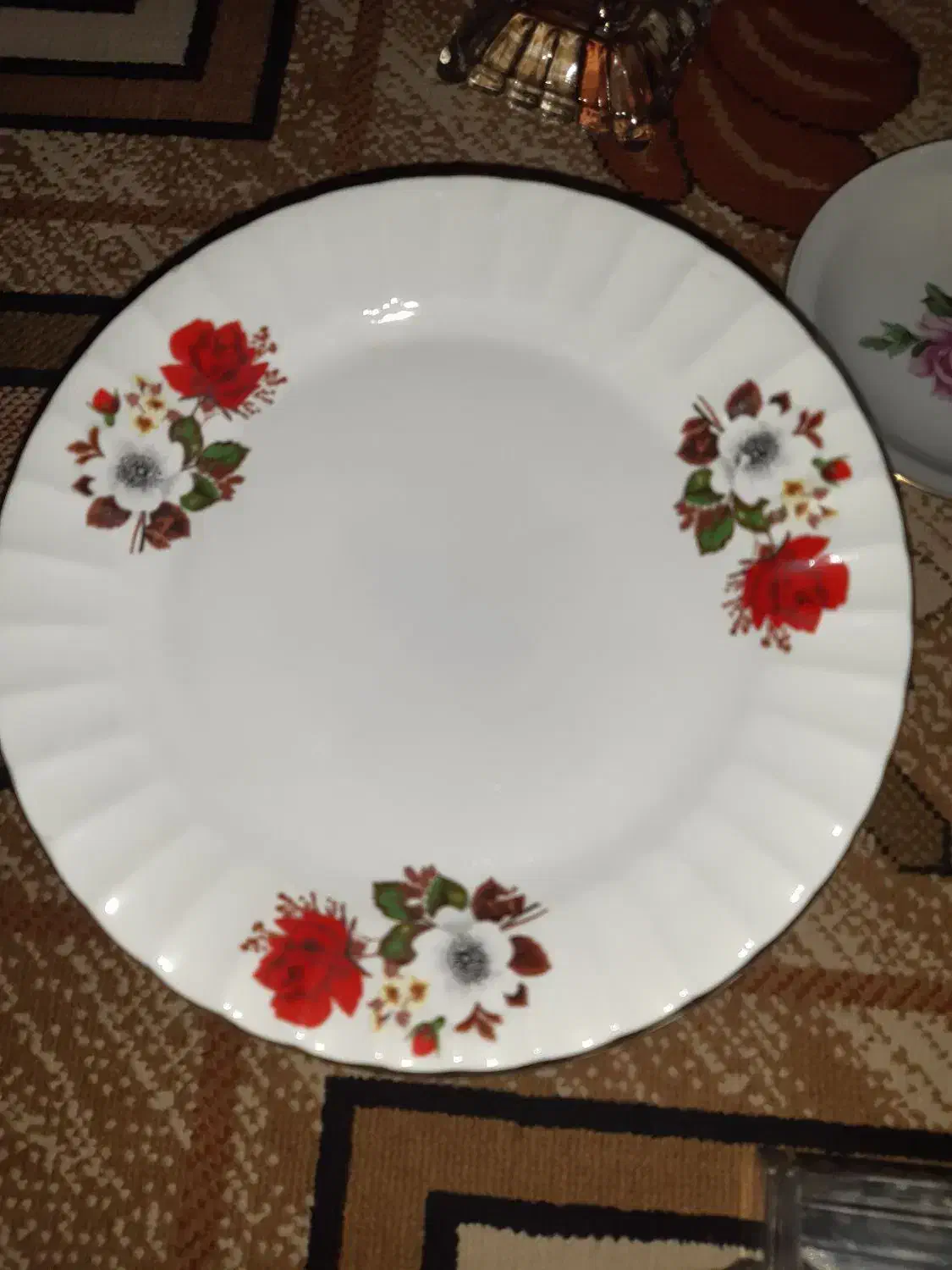 پشقاب و زیر پوستی گل سرخی|ظروف سرو و پذیرایی|اراک, |دیوار