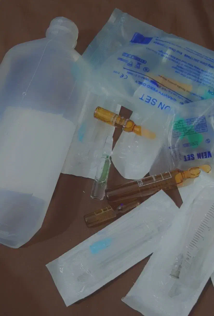 خدمات پرستاری تزریقات وسرم تراپی در منزل|خدمات آرایشگری و زیبایی|زاهدان, |دیوار