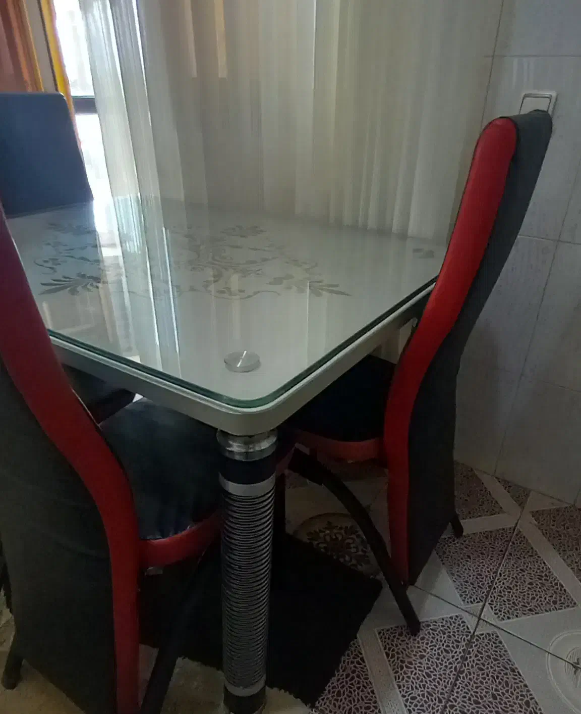 میز نهار خوری ۴نفره|میز و صندلی غذاخوری|رودسر, |دیوار