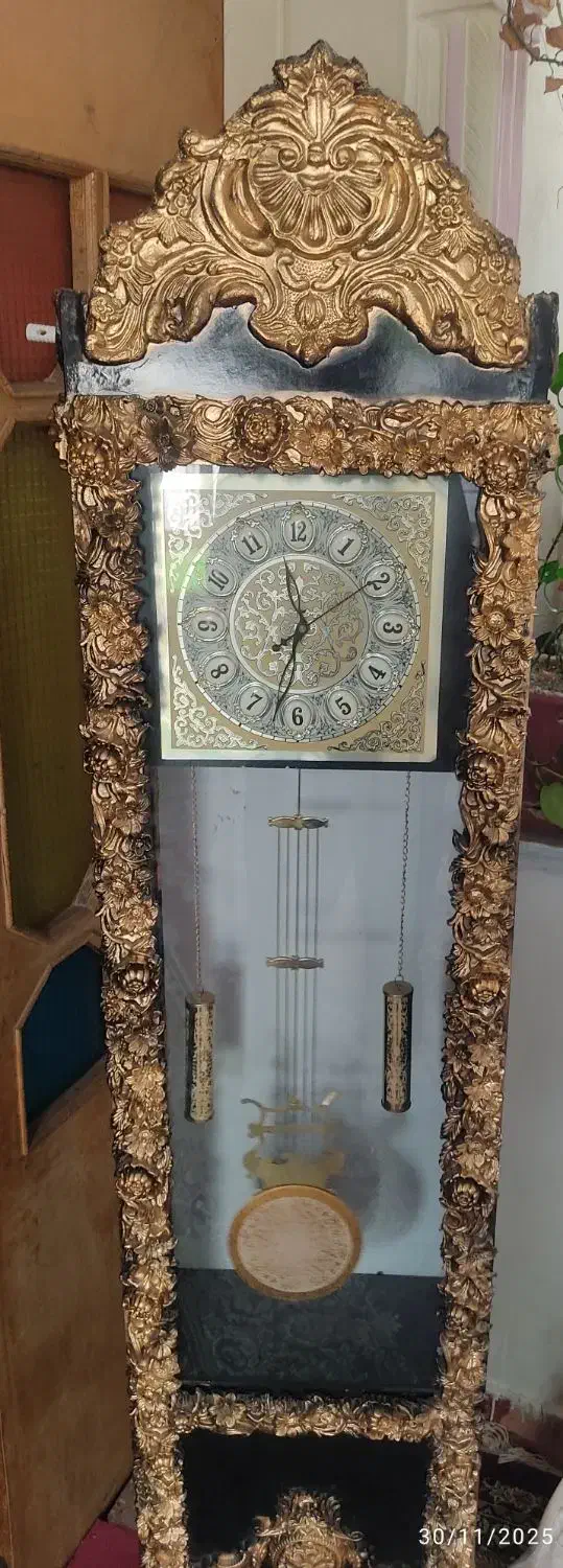 ساعت زمینی|ساعت دیواری و تزئینی|صحنه, |دیوار