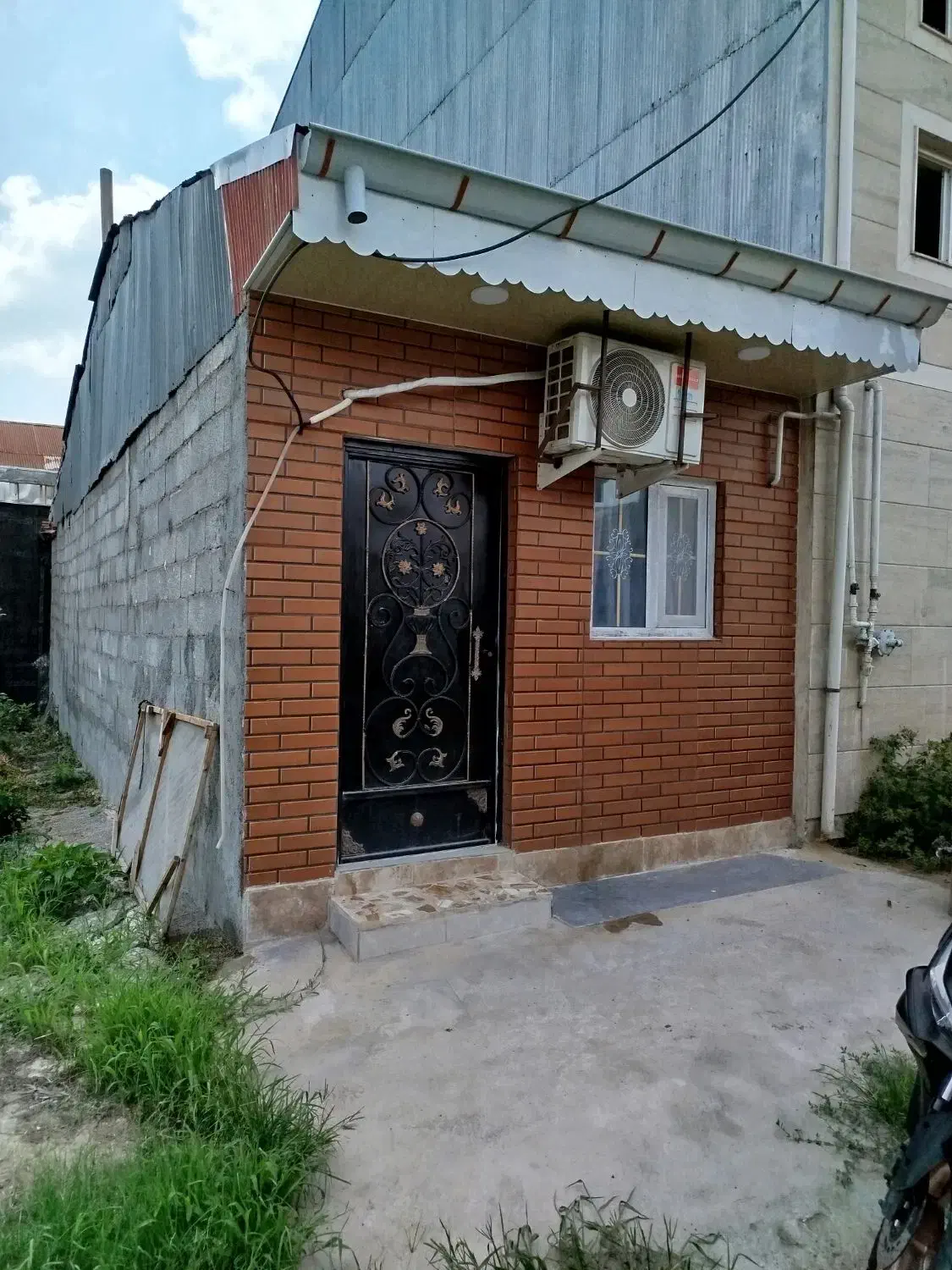 خانه ویلایی با پروانه ساختمانی تکمیل نزدیک خیابون|فروش خانه و ویلا|رشت, فخب|دیوار