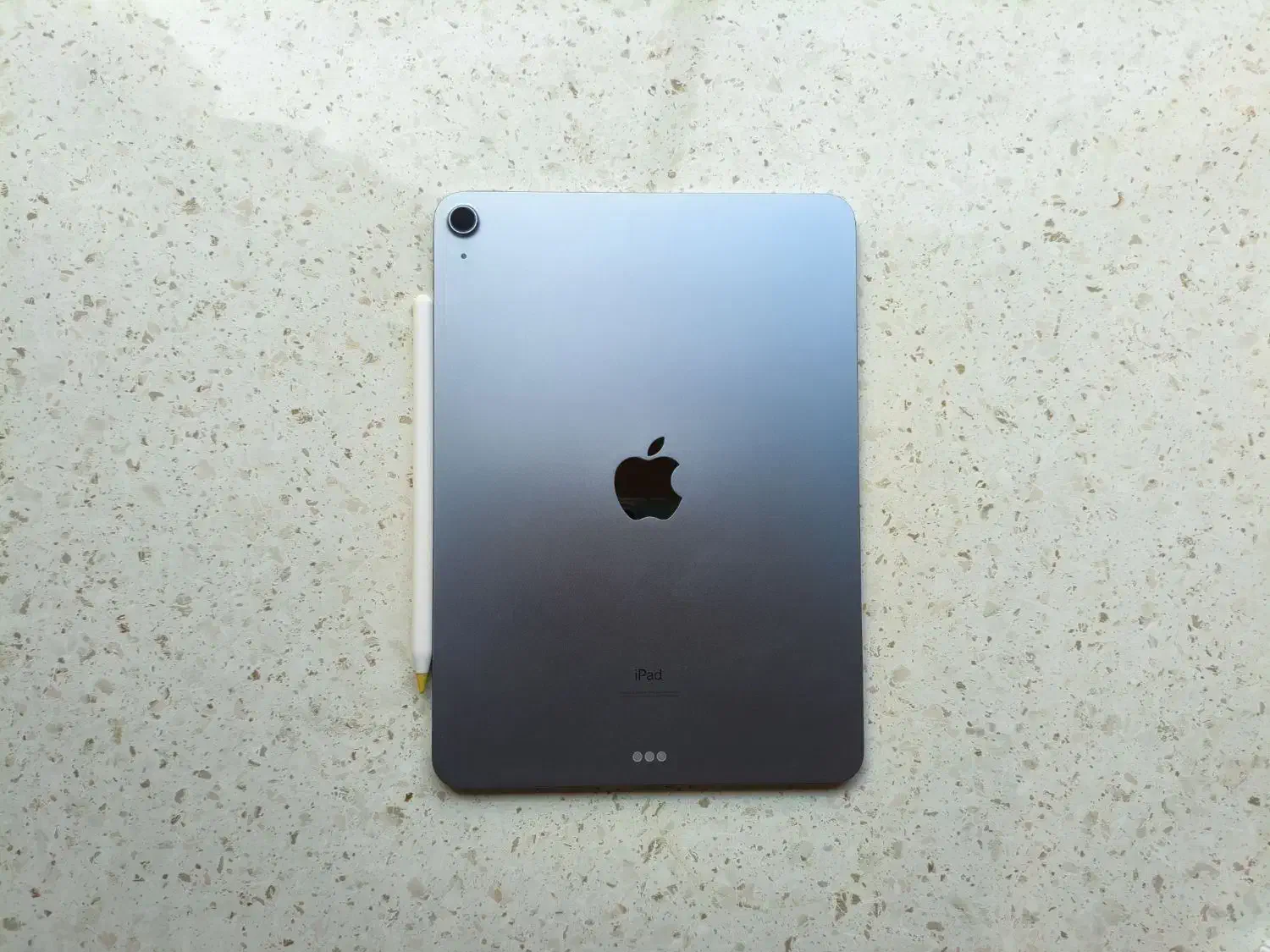 تبلت iPad Air 4 64GB و قلم Apple pencil 2nd gen|تبلت|رشت, کاکتوس|دیوار