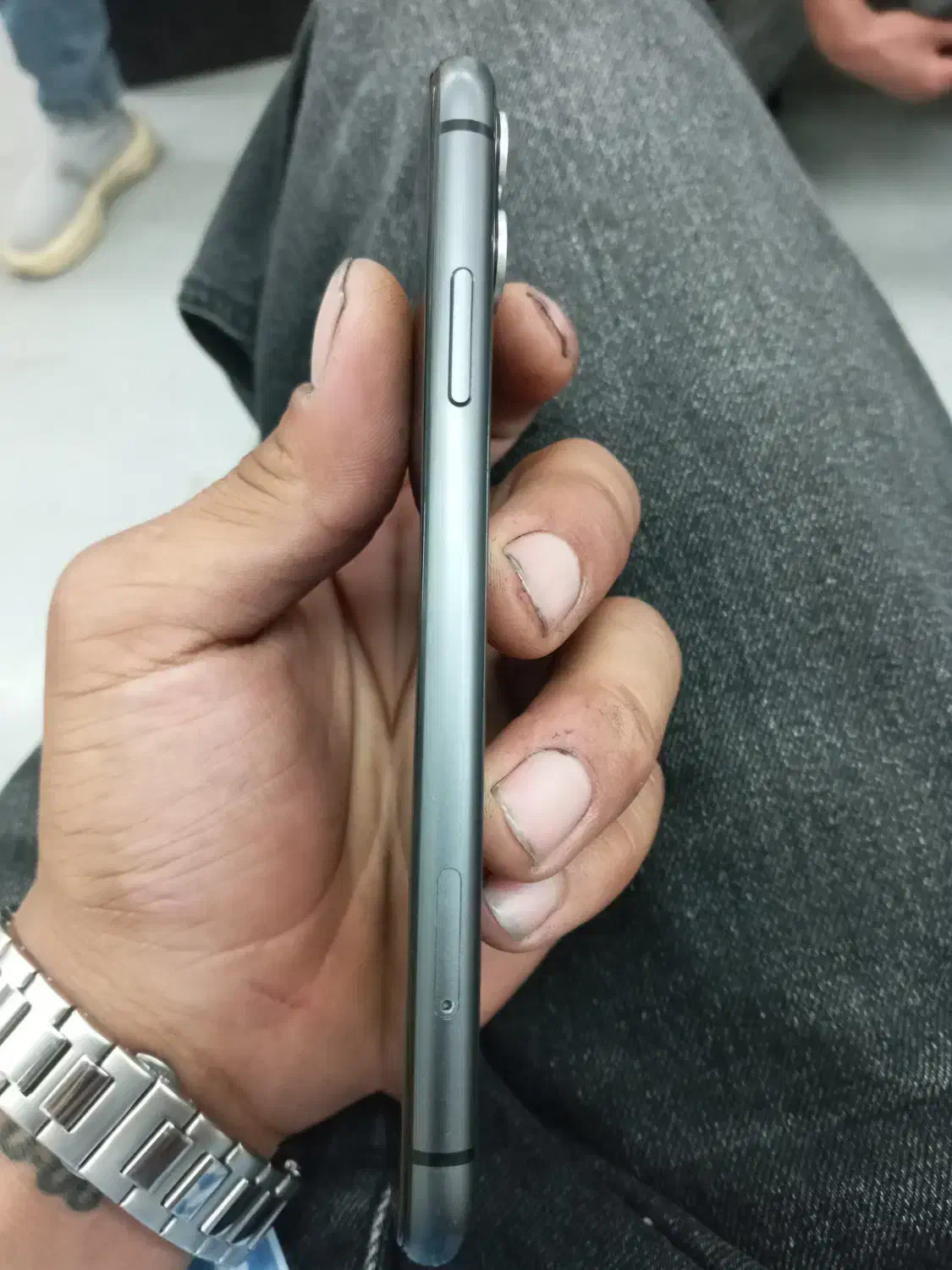 ایفون ۱۱  iPhone 11|موبایل|رباط‌کریم, رباط‌کریم|دیوار