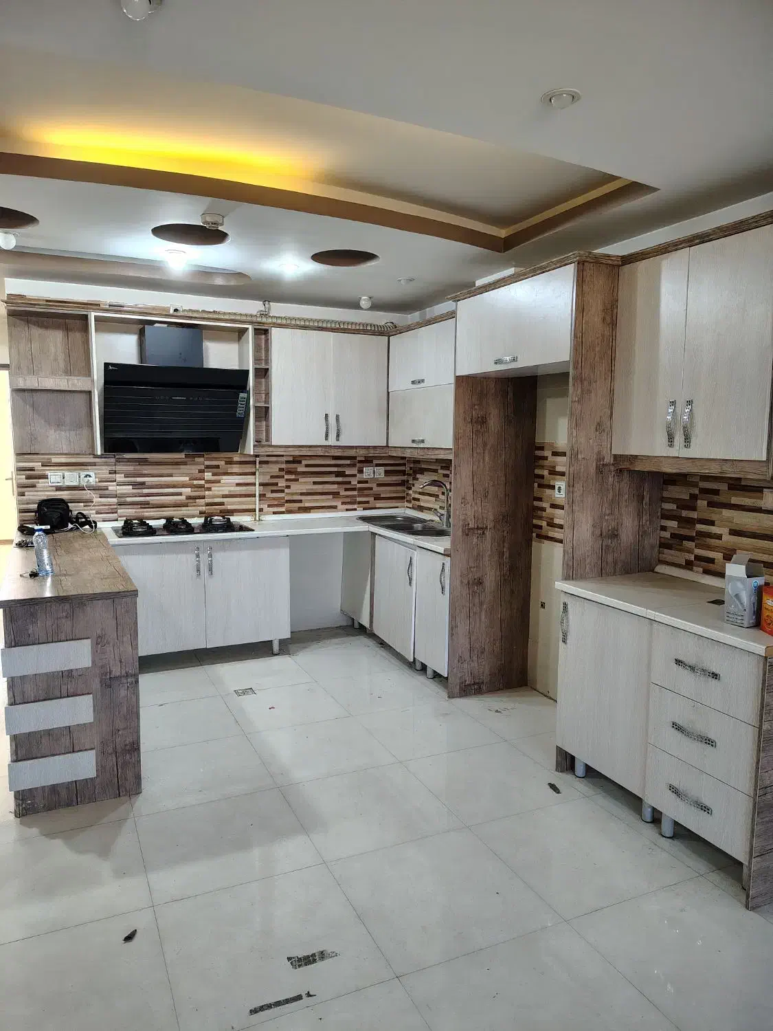 کابینت ام دی اف همراه با هود و سینک|آب‌چکان و نظم‌دهنده ظروف|اهواز, شهرک شهید عباس پور|دیوار