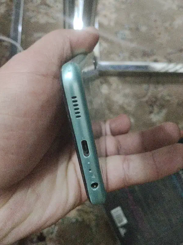 m13|موبایل|رباط‌کریم, شترخوار|دیوار