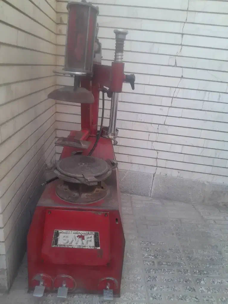 (لوازم و دستگاه آپاراتی)لاستیک درار،بالانس،پمپ باد|ماشین‌آلات صنعتی|اصفهان, سرتاوه|دیوار