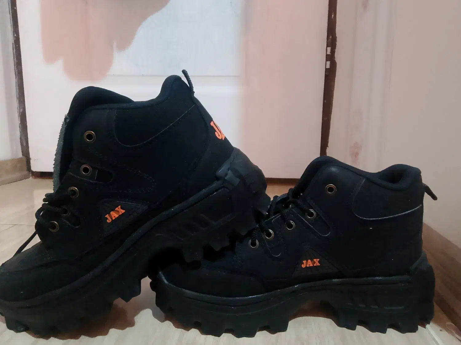 کفش کوهنوردی|کیف، کفش، کمربند|مشکین‌دشت, |دیوار