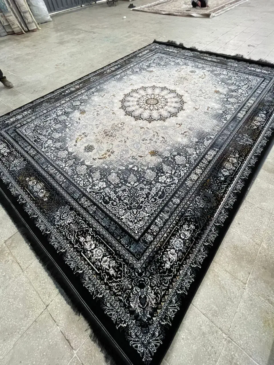 فرش مددی (مرینوس کاشان) ۱۵۰۰شانه|فرش|شیراز, شهرک گلها|دیوار