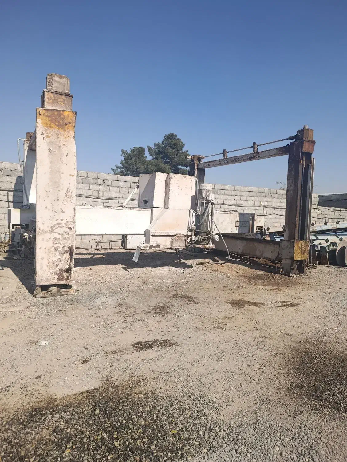 قله برتک تیغ،یک دستگاه حمال ودنده گردان ۳ تیکه 220|ماشینآلات صنعتی|نجفآباد, کهریزسنگ|دیوار