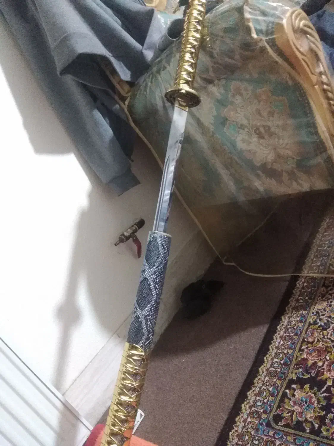 شمشیر نینجا|کلکسیون اشیاء عتیقه|شاهین‌شهر, گرگاب|دیوار