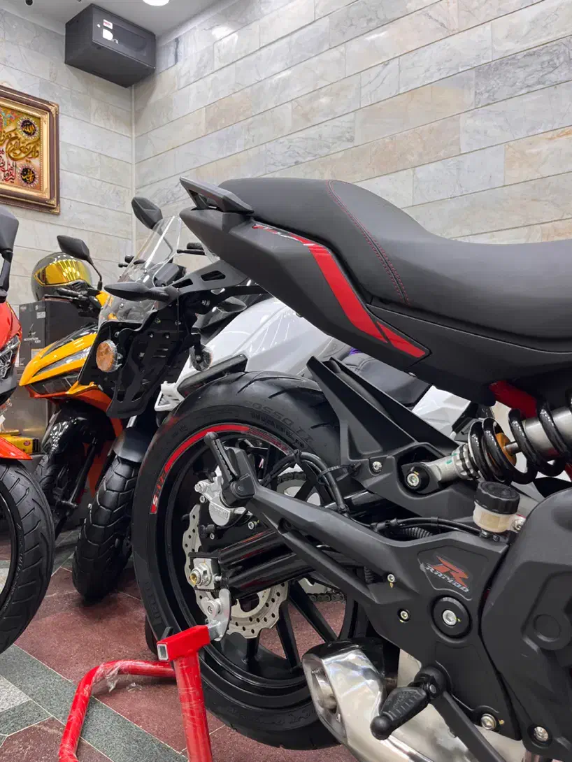 بنلی 300 250 دوسیلندر خشک 1403 مشکی|موتورسیکلت|تهران, منیریه|دیوار