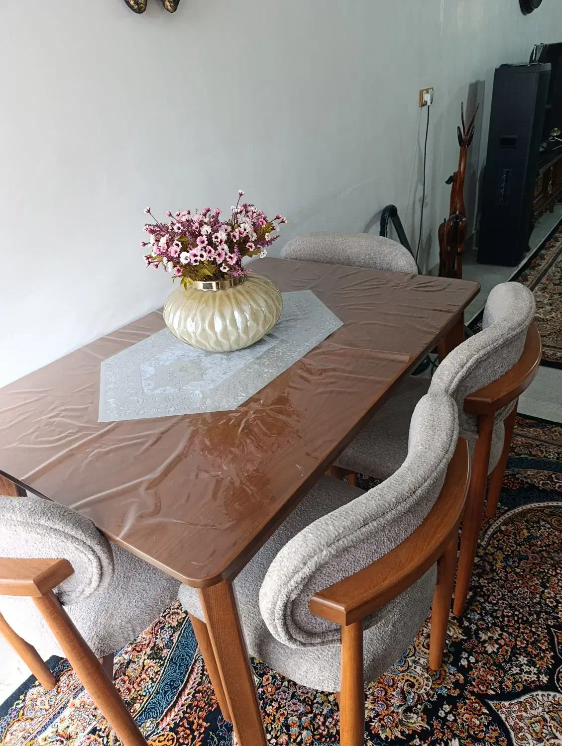 میز نهار خوری|میز و صندلی غذاخوری|بروجرد, |دیوار