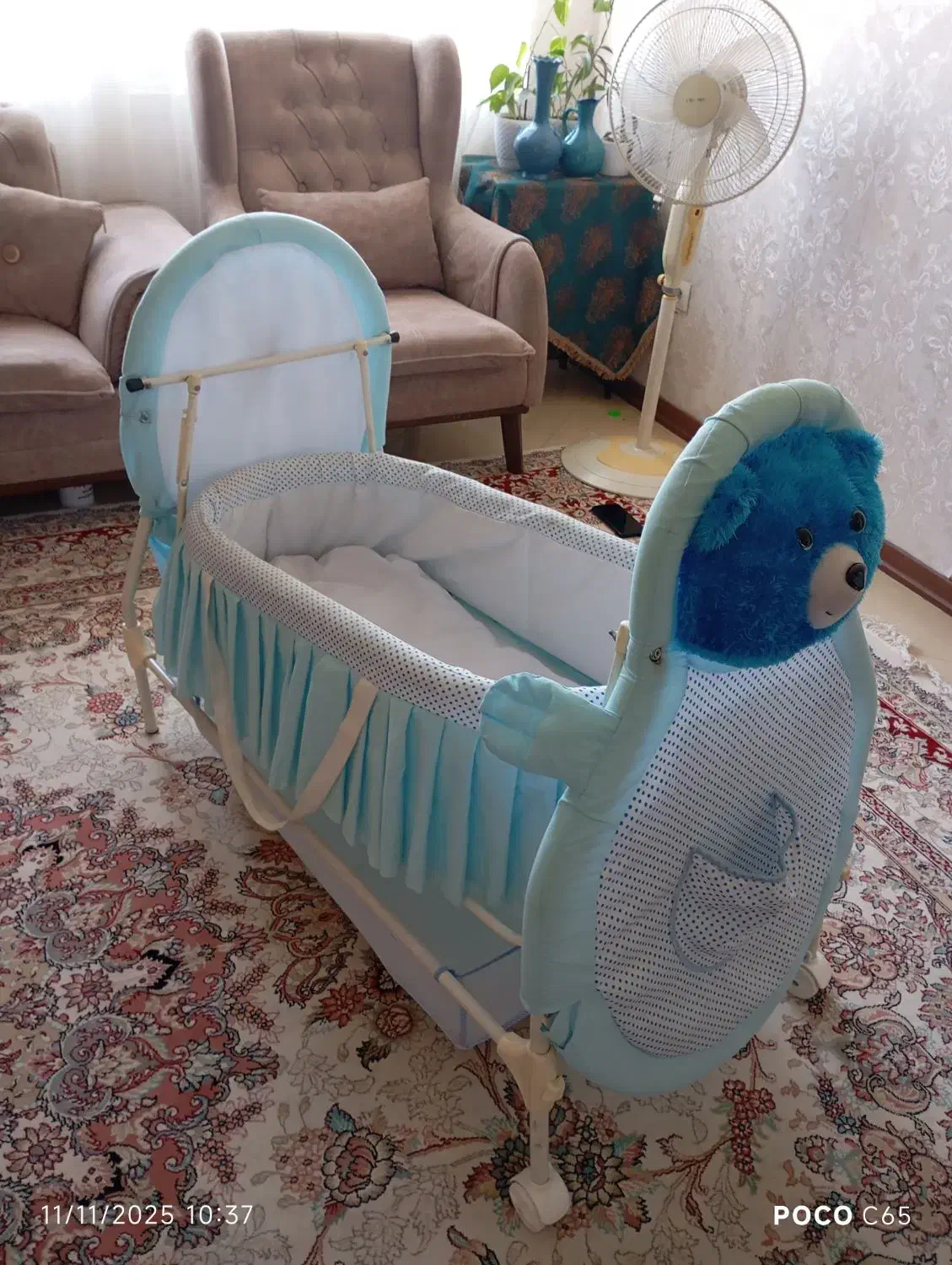 گهواره خیلی تمیز ونو مثل نو مناسب سیسمونی|اسباب و اثاث بچه|گلبهار, شهر جدید گلبهار|دیوار