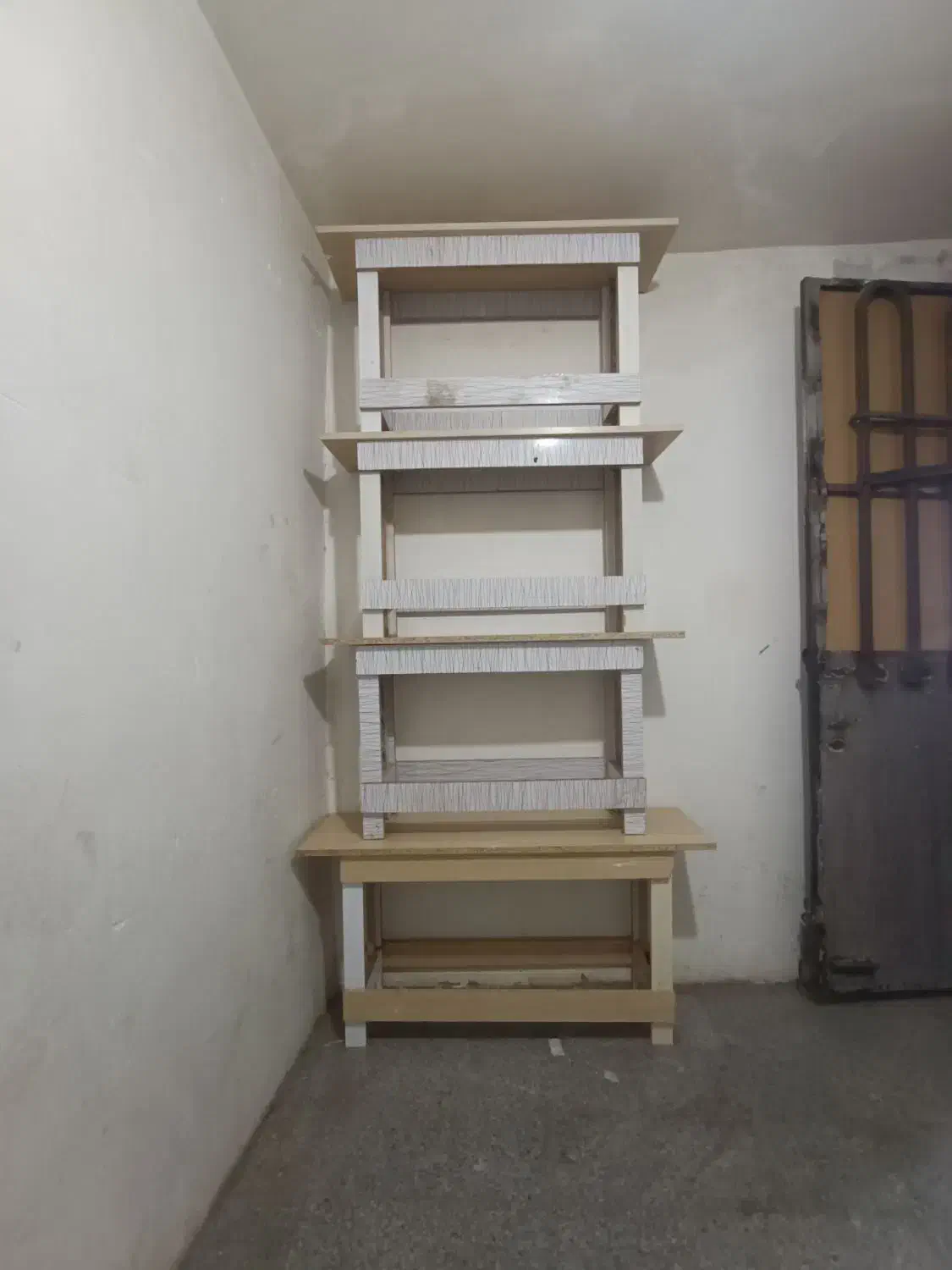 نیمکت|صندلی و نیمکت|مشهد, طبرسی شمالی|دیوار