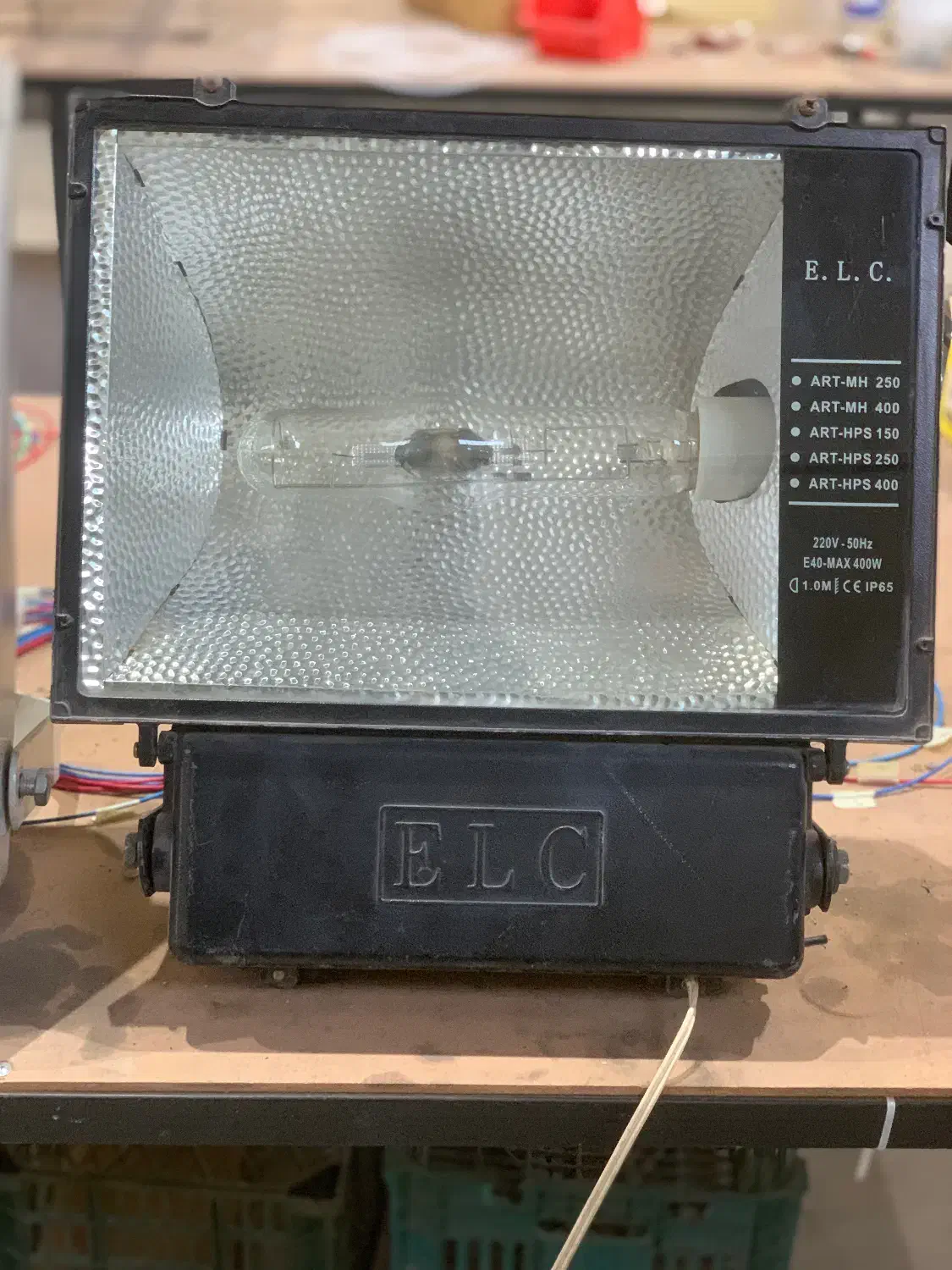 2 عدد پروژکتور لامپ گازی 250 و 400 وات|لامپ و چراغ|قزوین, |دیوار