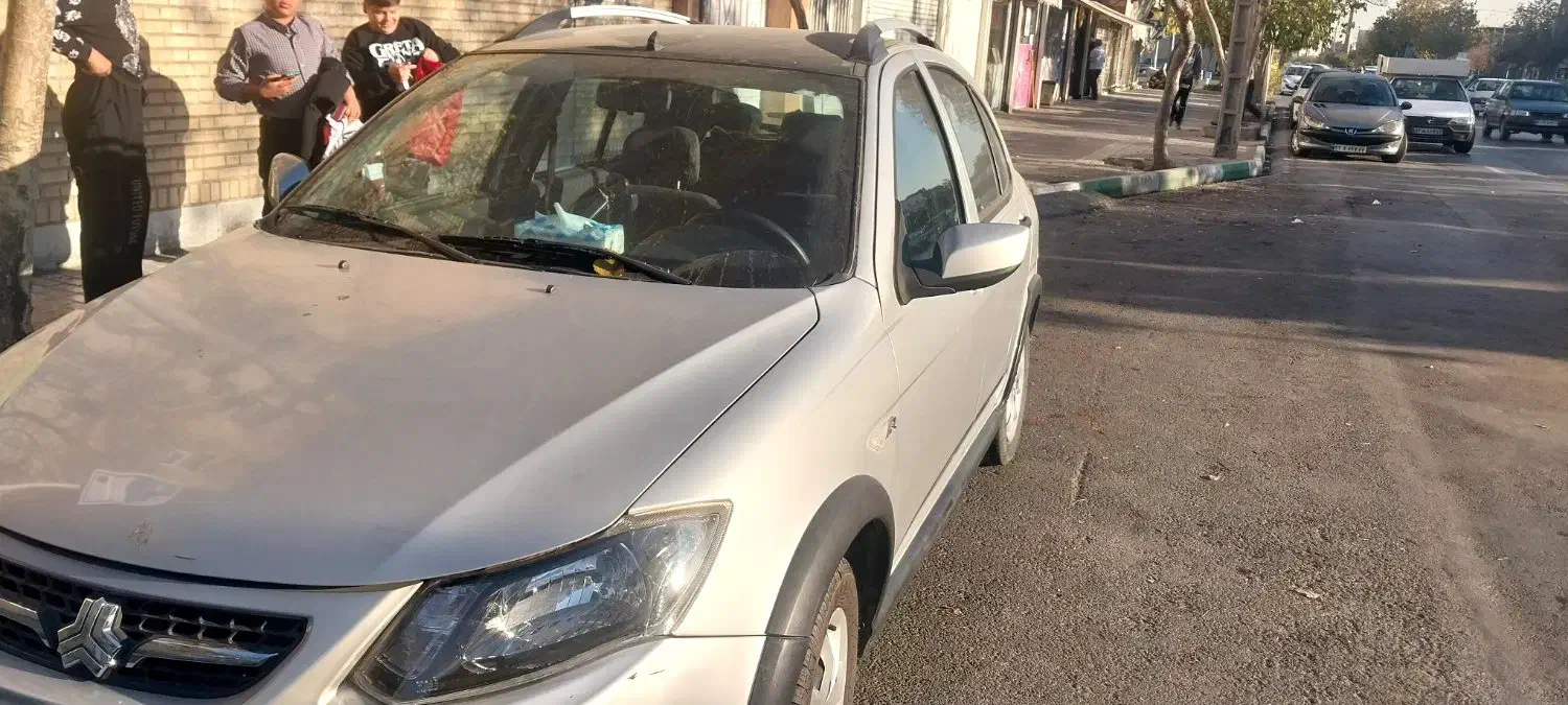 کوئیک R مدل۴۰۲ بدونه خط وخش|خودرو سواری و وانت|مشهد, موسوی قوچانی|دیوار