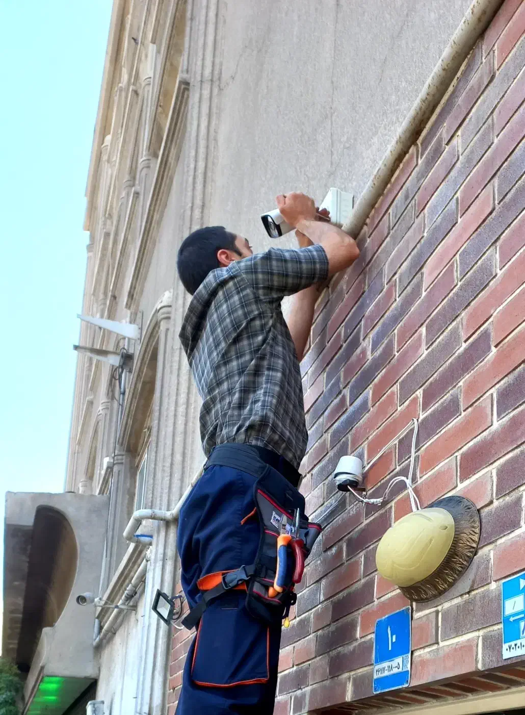 خدمات دوربین مداربسته|خدمات پیشه و مهارت|دماوند, گیلاوند|دیوار