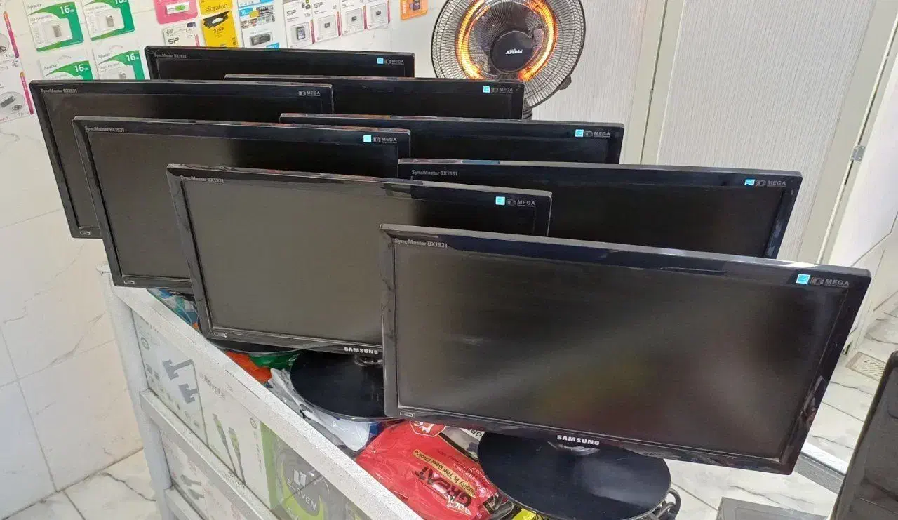 مانیتور دست دوم اداری LED سامسونگ تعداد بالا تمیز|قطعات و لوازم جانبی رایانه|نجفآباد, هفده شهریور|دیوار