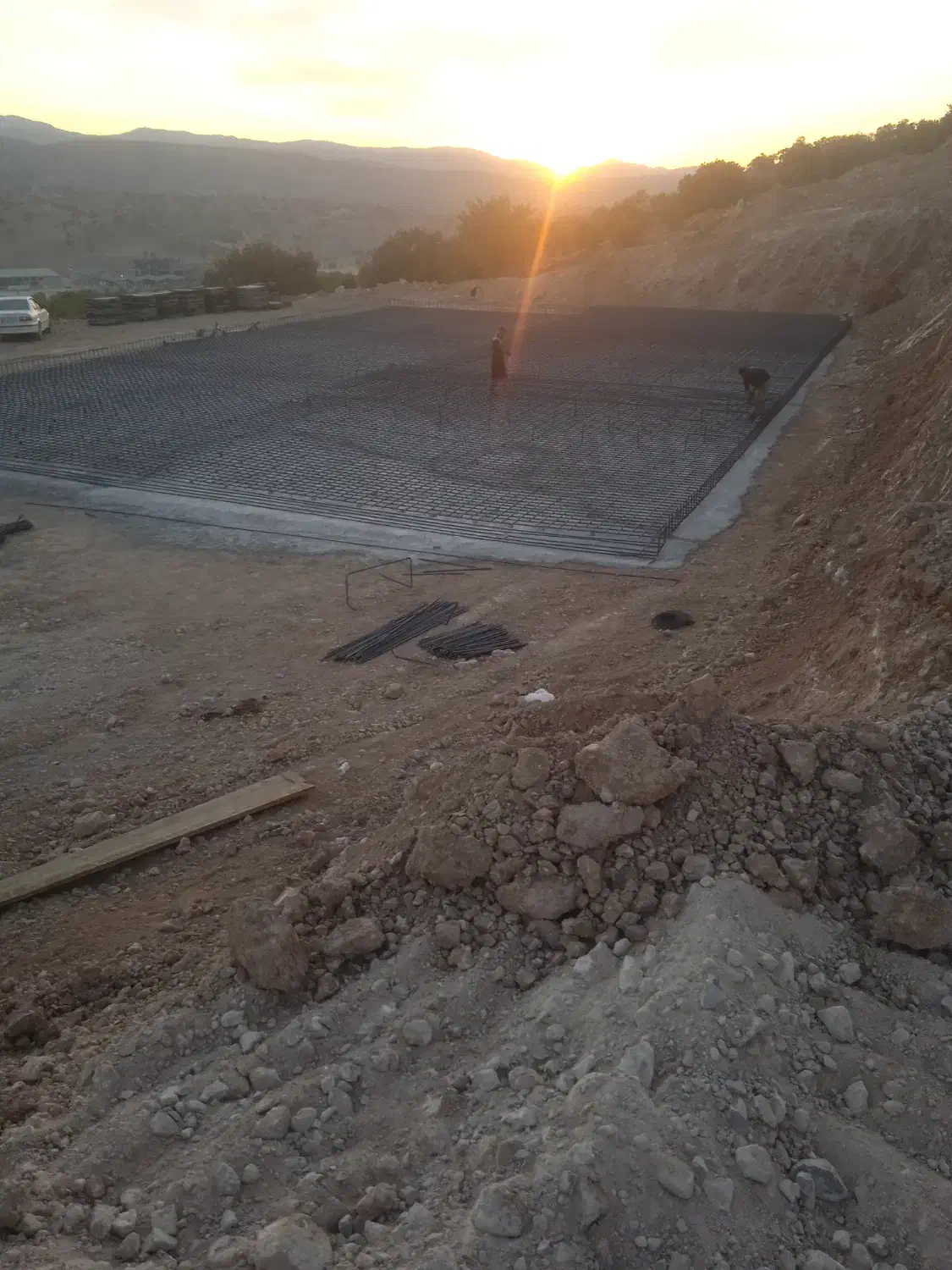 نیازمند دو نفر قالببند|استخدام معماری، عمران و ساختمانی|دورود, |دیوار