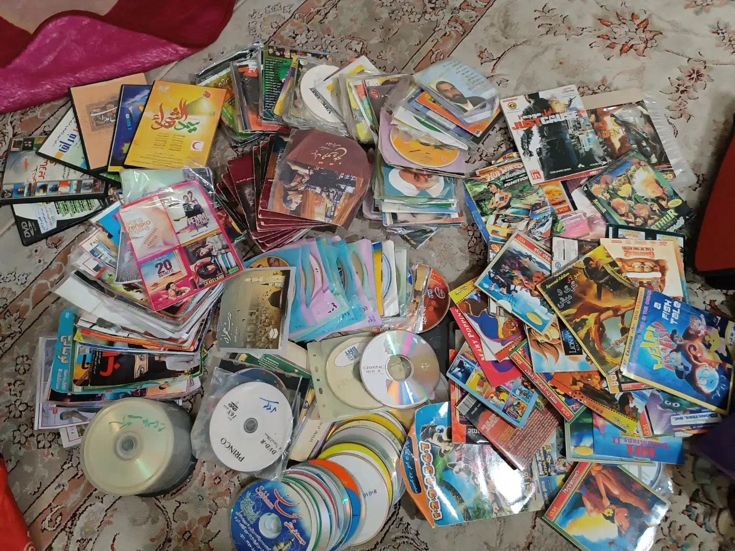 سی دی CD تعداد 2000 عدد با سه عددکیف|فیلم و موسیقی|مشهد, آزادشهر|دیوار