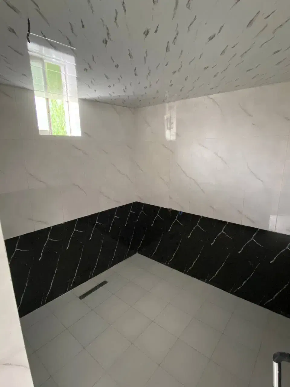 کاشیکار.نصب بروز کاشی وسرامیک ب روش دوغابی وچسبی|خدمات پیشه و مهارت|صومعه‌سرا, |دیوار