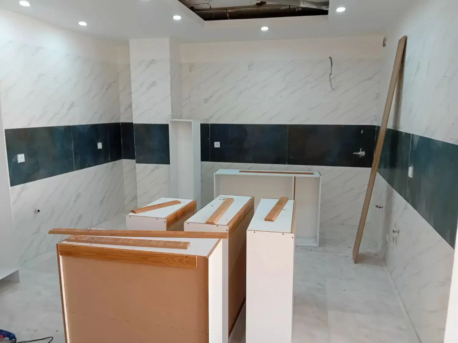 اجرا صفر تا صد کابینت، کمد دیواری، قرنیز،تخت کمجا|خدمات پیشه و مهارت|قرچک, میرزائی شمالی|دیوار