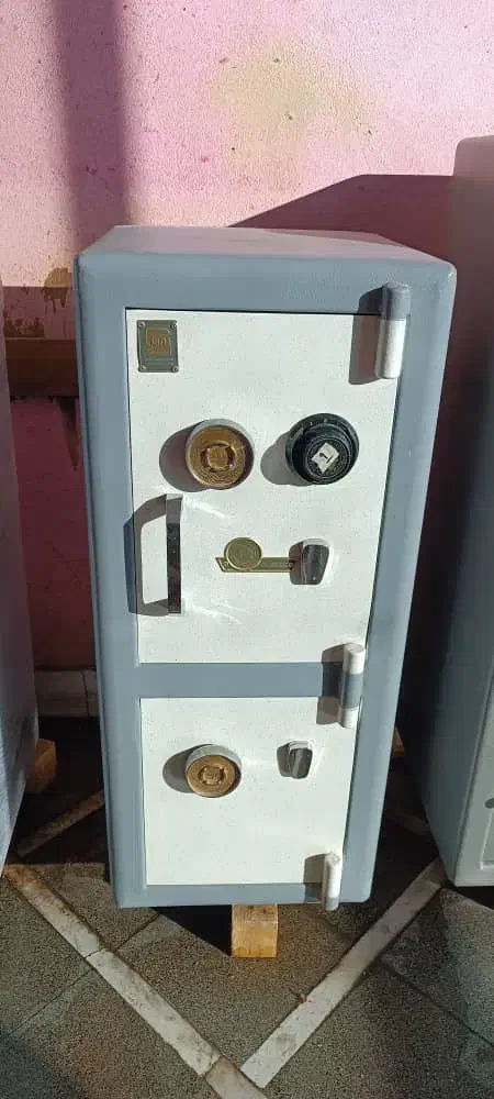 گاو صندوق|ابزارآلات|تبریز, |دیوار