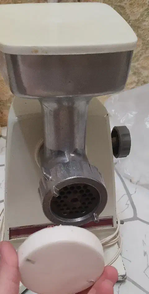 چرخ گوشت قدیمی ناسیونال|سایر لوازم برقی|قم, انسجام|دیوار