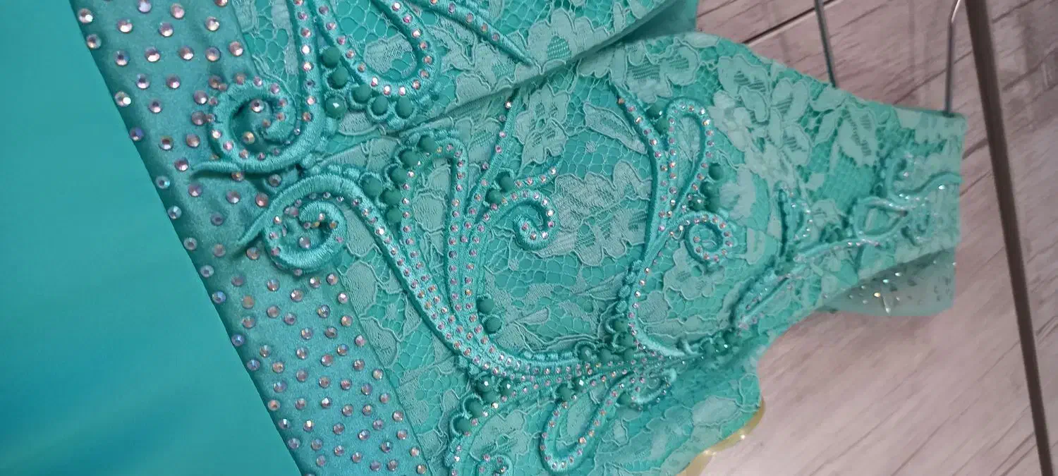 لباس مجلسی|لباس|ری, جوانمرد قصاب|دیوار