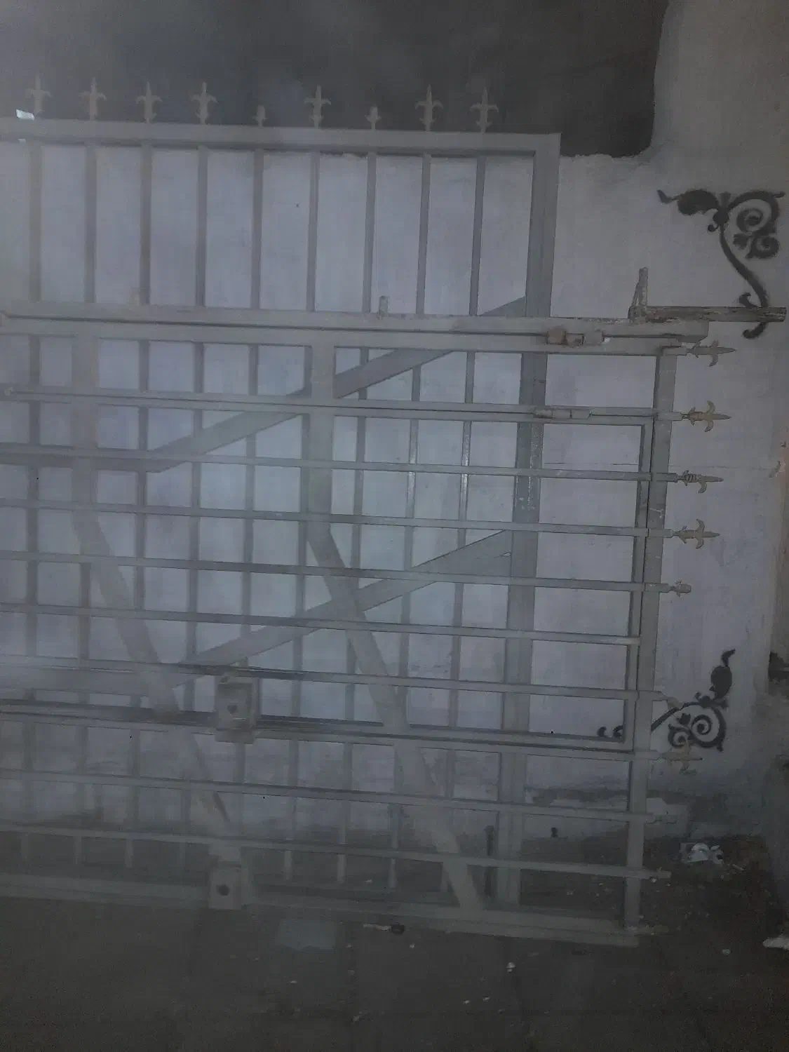 درب آهنی حیاط نرده ای سنگین و دارای نفر رو|مصالح و تجهیزات ساختمان|کرج, شهرک اوج|دیوار