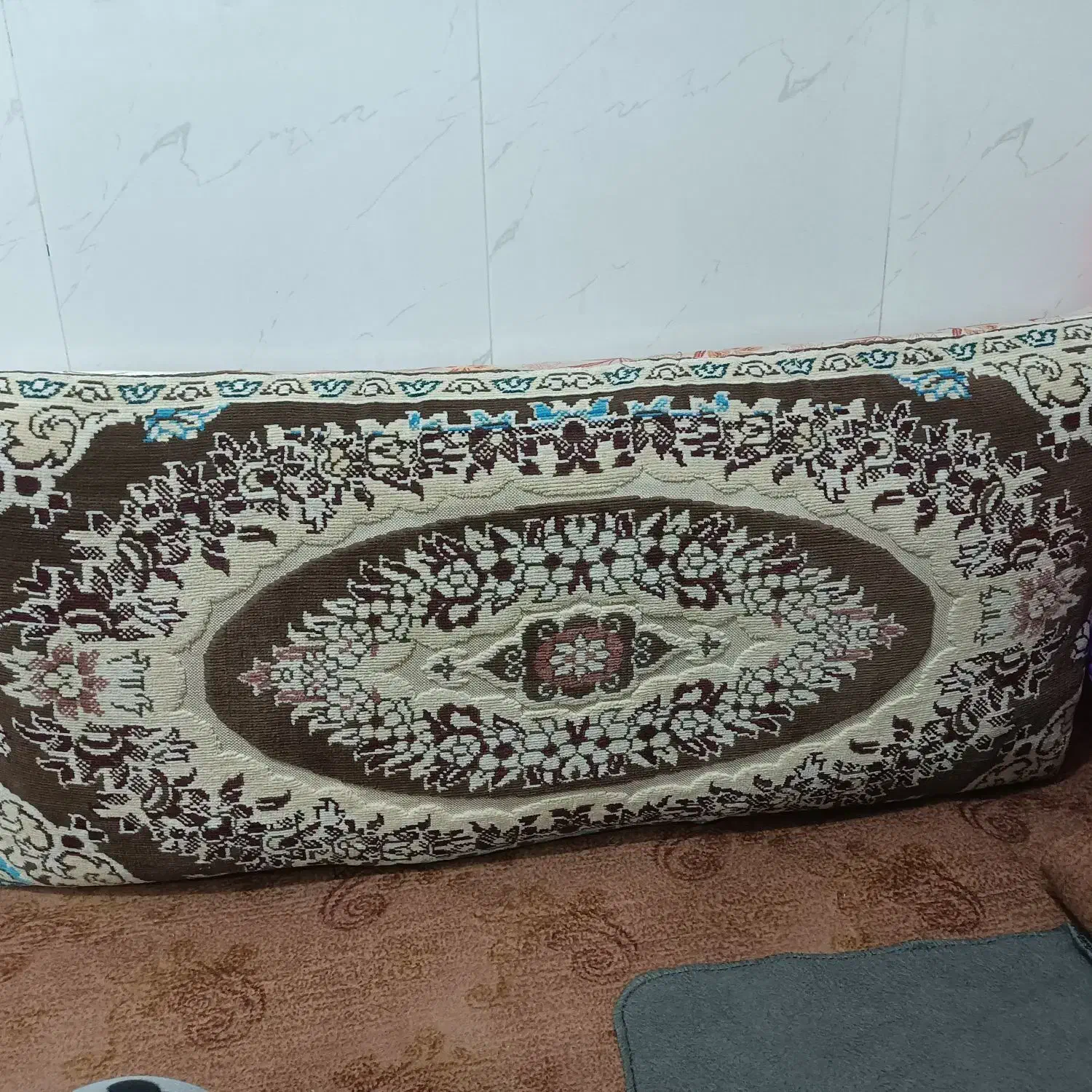 یک جفت پشتی تمیز تازه خودم دادم پر کردن|پشتی|مشهد, بهمن|دیوار