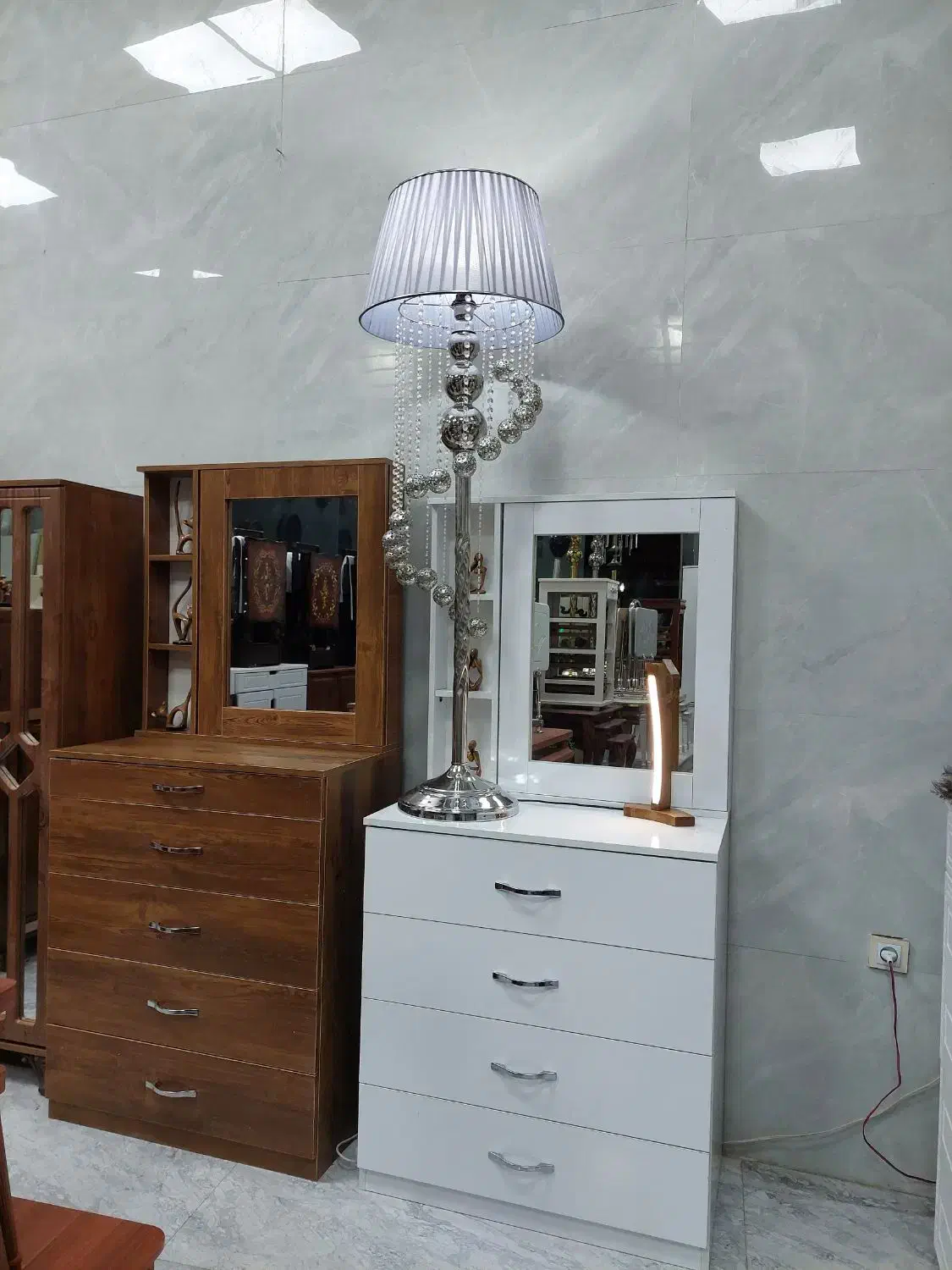 دراور ۴ ، ۵ ، ۷ کشو|جاکفشی، کمد، دراور|چهارباغ, |دیوار