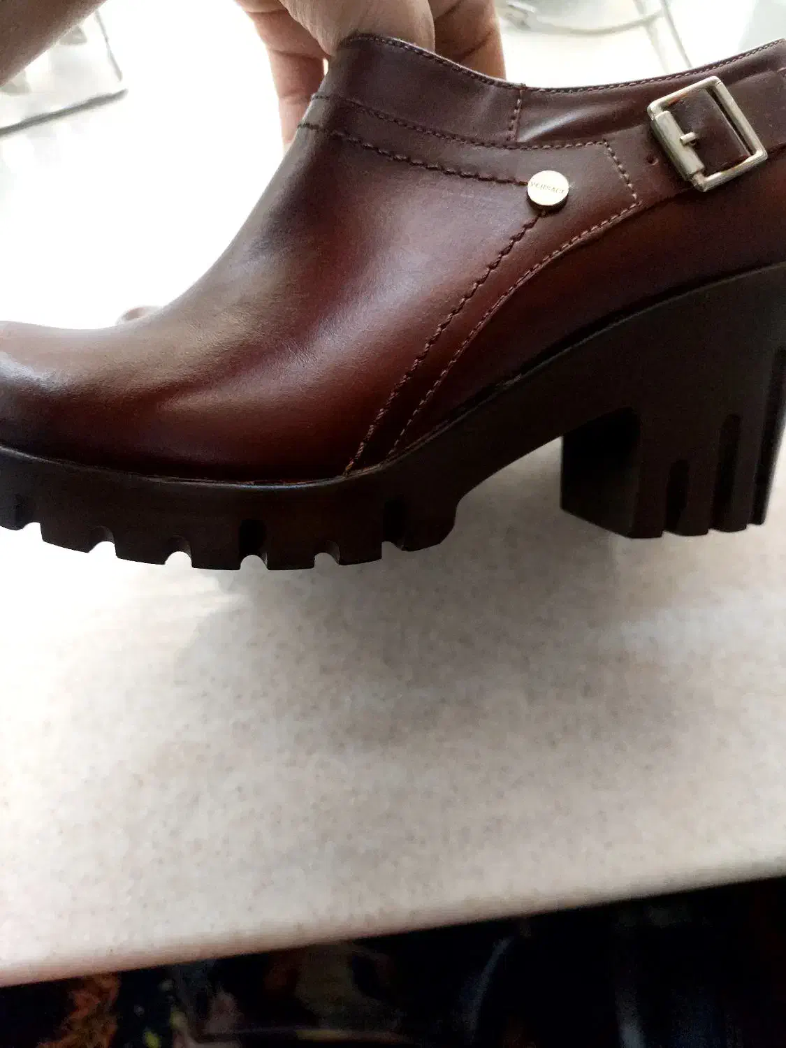 تعدای کفش نو|کیف، کفش، کمربند|قرچک, پویینک|دیوار