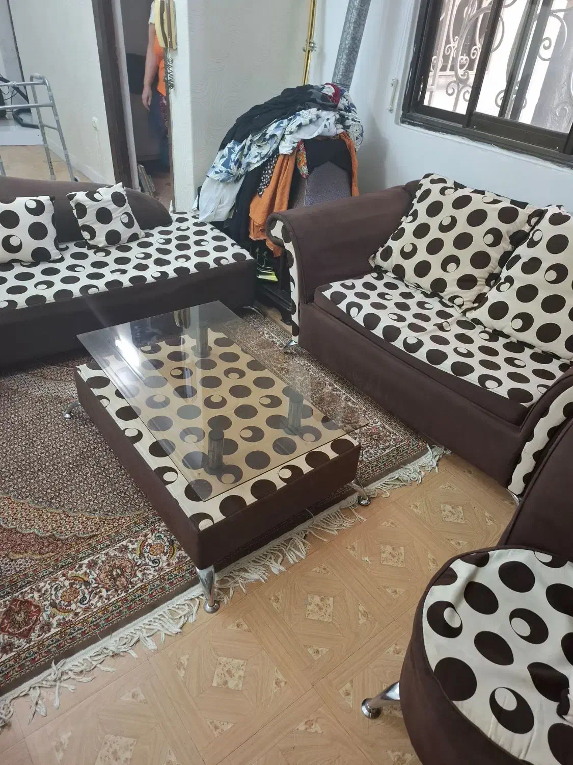 مبل راحتی و یه تخت یک نفره|مبلمان خانگی و میز عسلی|لنگرود, |دیوار