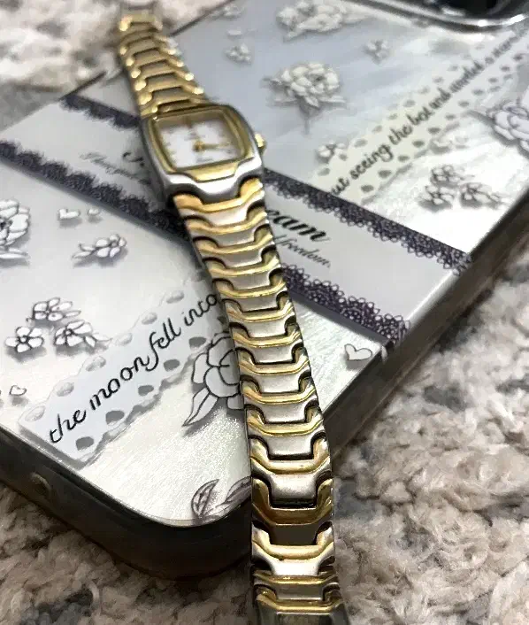 ساعت|ساعت|قم, چهل اختران|دیوار