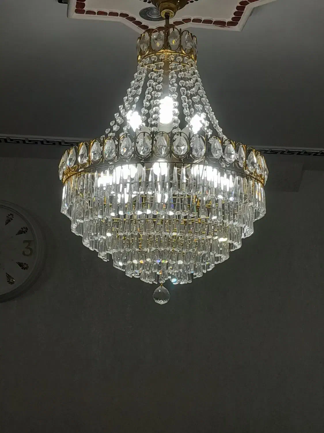 لوستر|لوستر و چراغ آویز|قروه, |دیوار