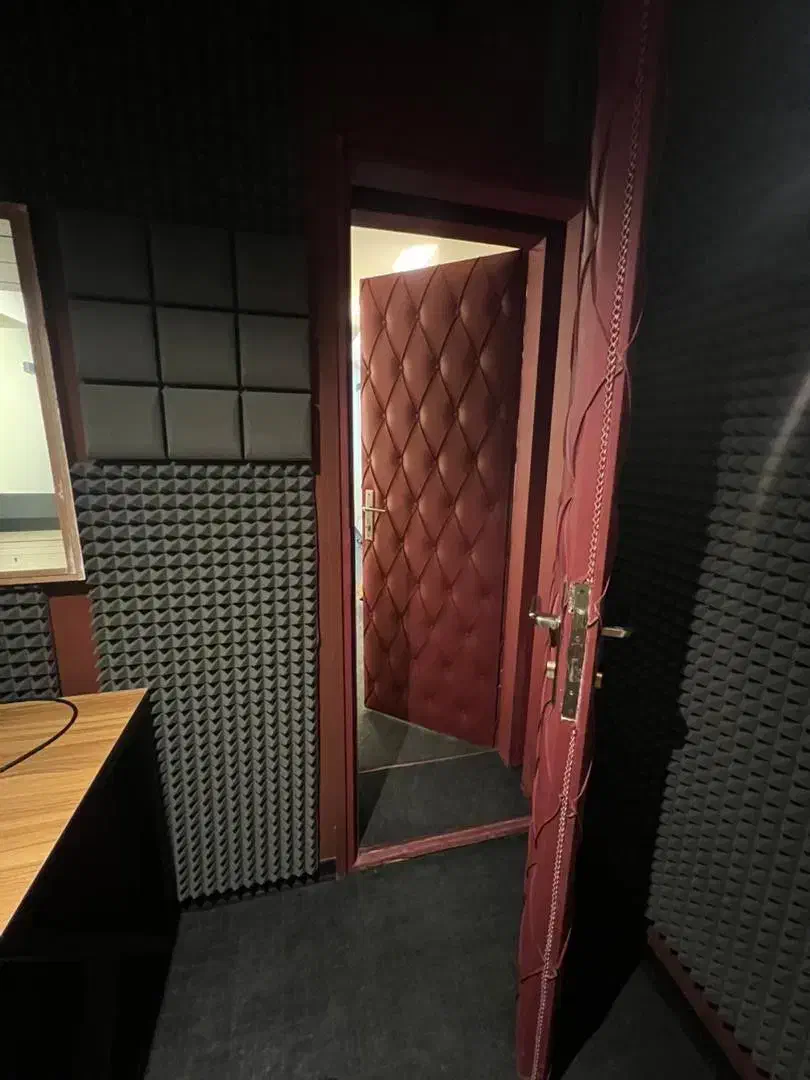 اجاره استودیوی صدا برای ضبط دوبله، گویندگی|اجارهٔ کوتاهمدت دفتر کار و فضای آموزشی|تهران, شیراز|دیوار