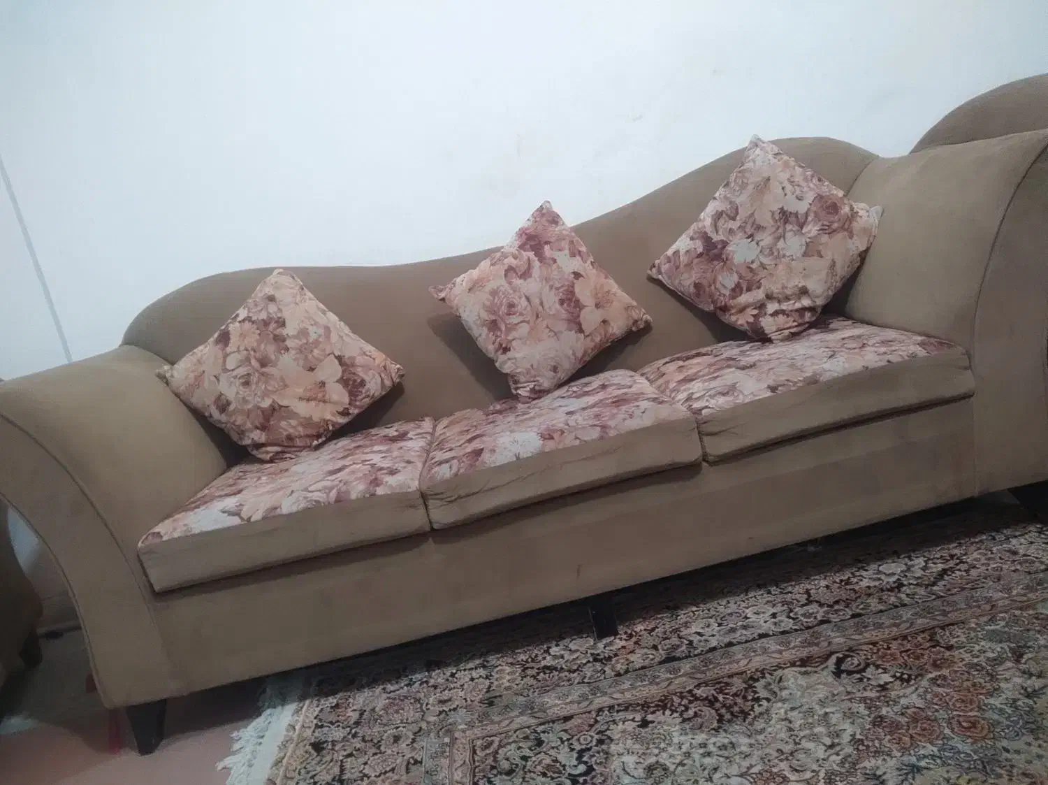 مبل راحتی|مبلمان خانگی و میز عسلی|قرچک, زیبا شهر|دیوار