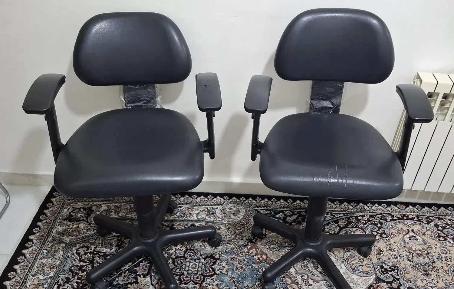 صندلی چرخ دار|دفتر کار|رباطکریم, رباطکریم|دیوار