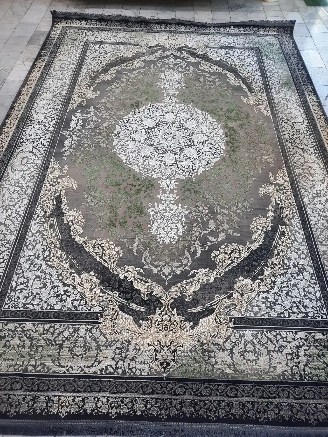 فرش۹متری۱۲۰۰شانه گل برجسته طوسی سبز /سرای فرش|فرش|مشکین‌دشت, |دیوار