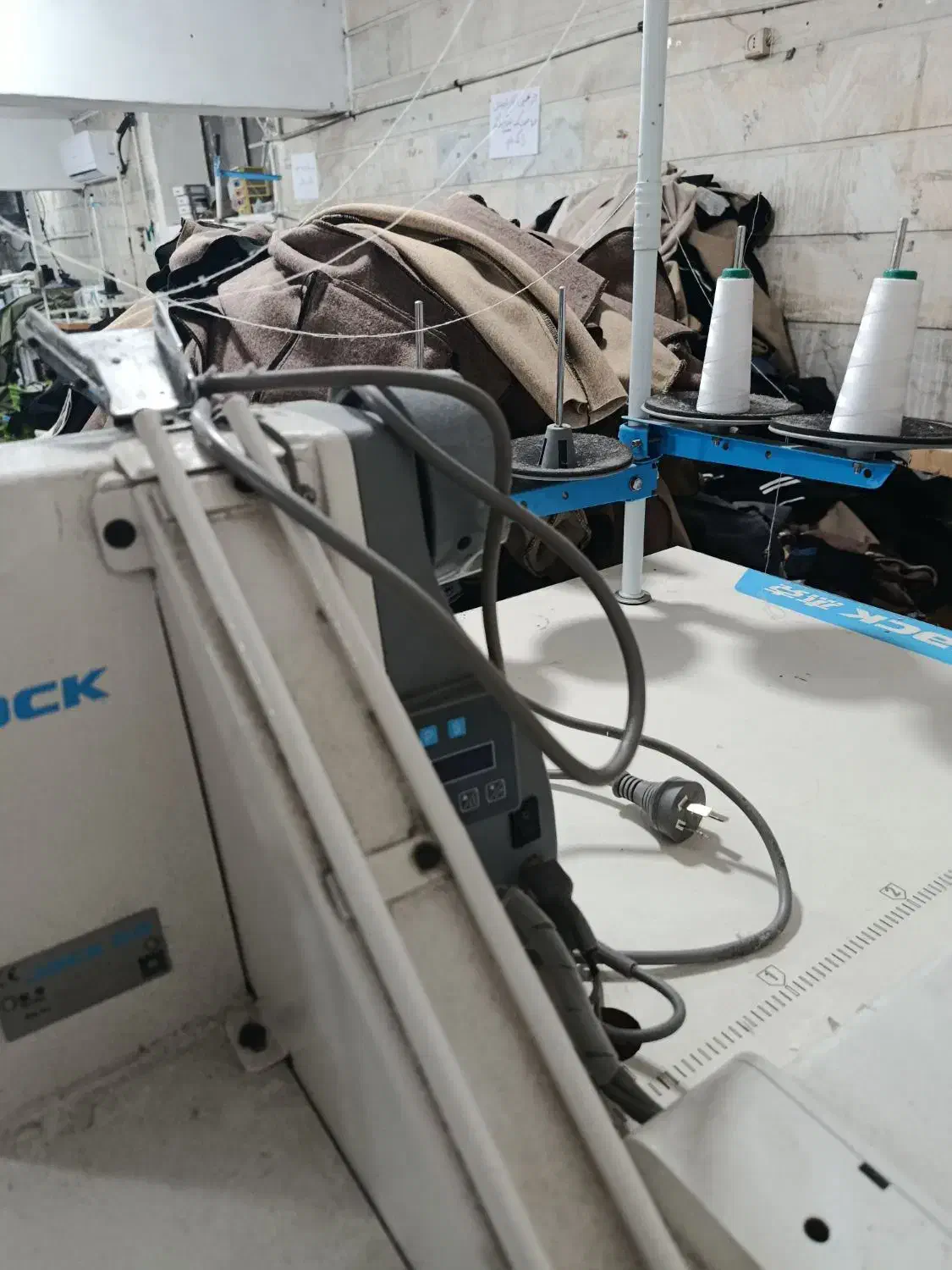 دوسوزنه کابویی|ماشینآلات صنعتی|ری, صفاییه (چشمه علی)|دیوار