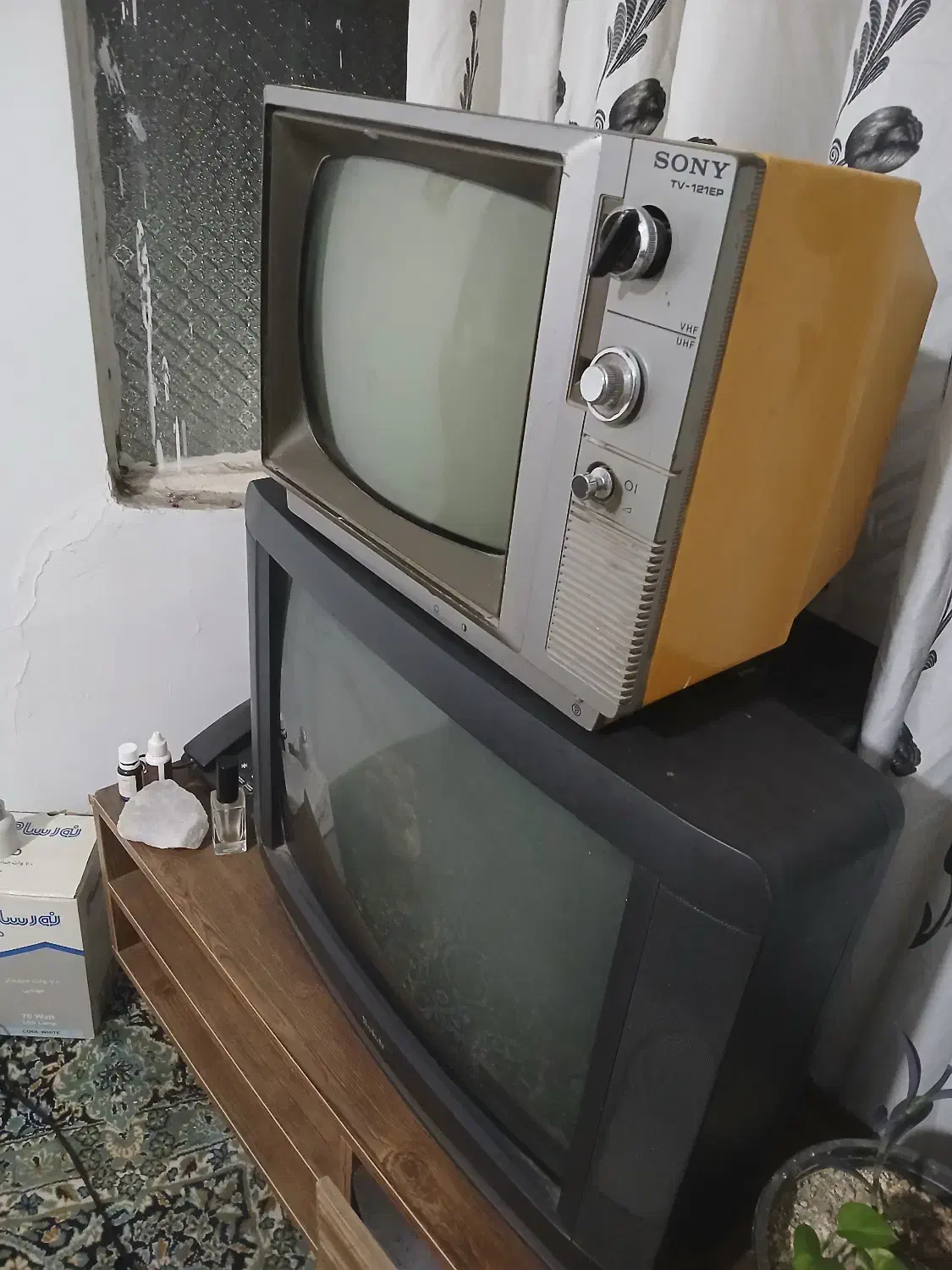 دو عدد تلویزیون   قدیمی|کلکسیون اشیاء عتیقه|تهران, زرکش|دیوار