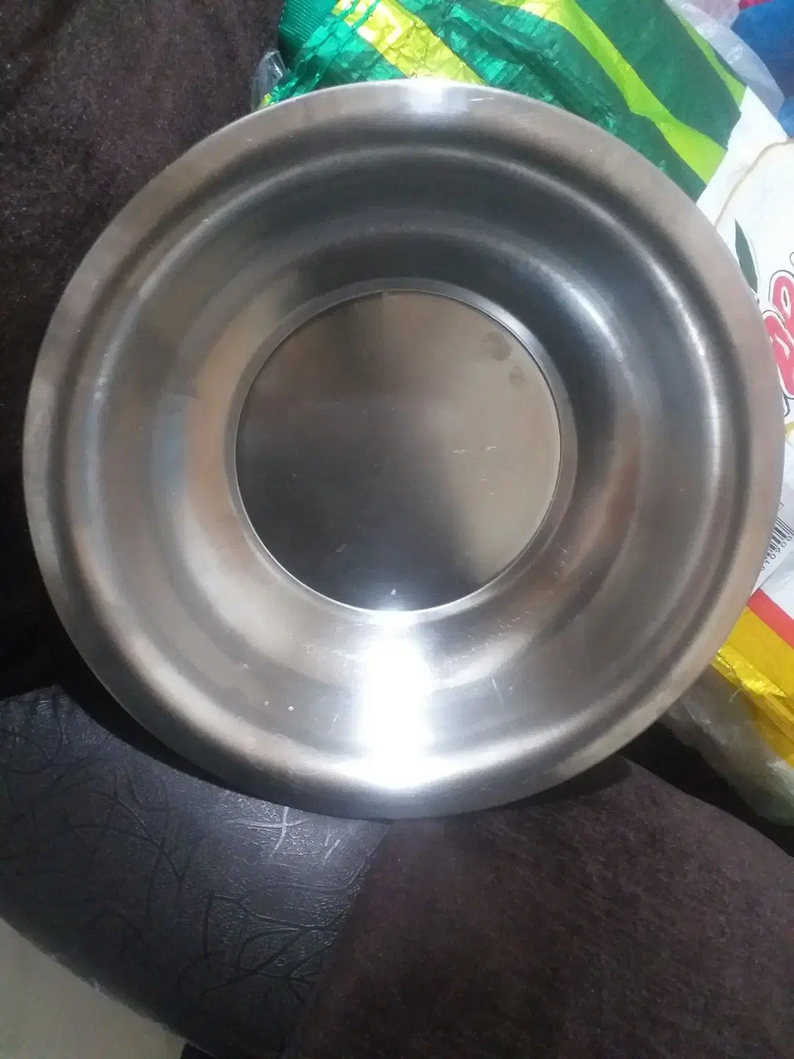 باسلام یک چوب لواسی ویک لگن قدیمی فروشی|کلکسیون اشیاء عتیقه|بروجرد, |دیوار