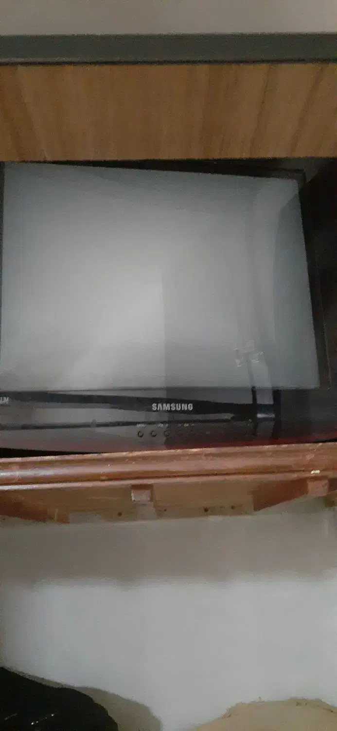 تلویزون رنگی قدیمی|تلویزیون و پروژکتور|ورامین, ورامین|دیوار