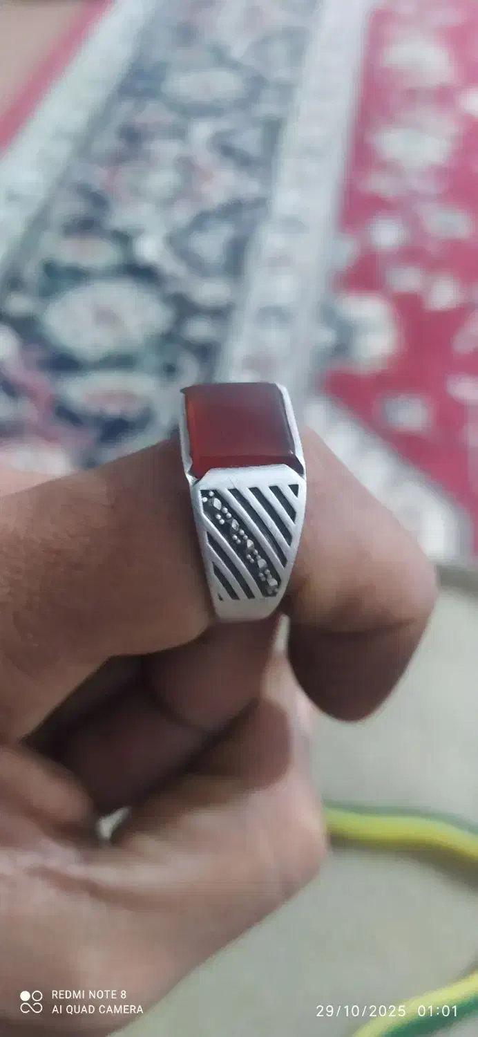 عقیق|جواهرات|نیشابور, گنبد سبز|دیوار