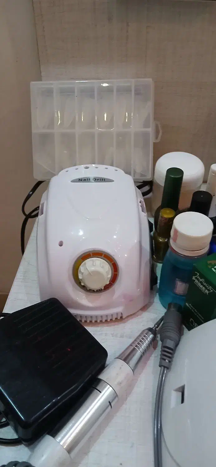 لوازم کامل کاشت ناخن سوهان نیاز به تعمیر|آرایشی، بهداشتی، درمانی|همدان, |دیوار