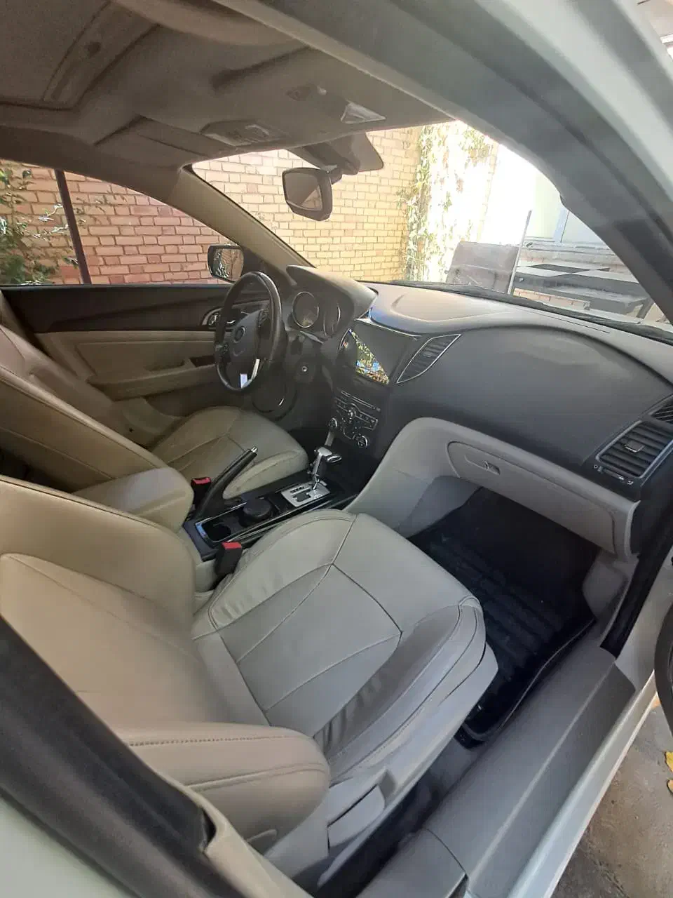 یک دستگاه سواری فاو بسترن b50 مدل ۹۴ سفیدرنگ|خودرو سواری و وانت|ارومیه, |دیوار