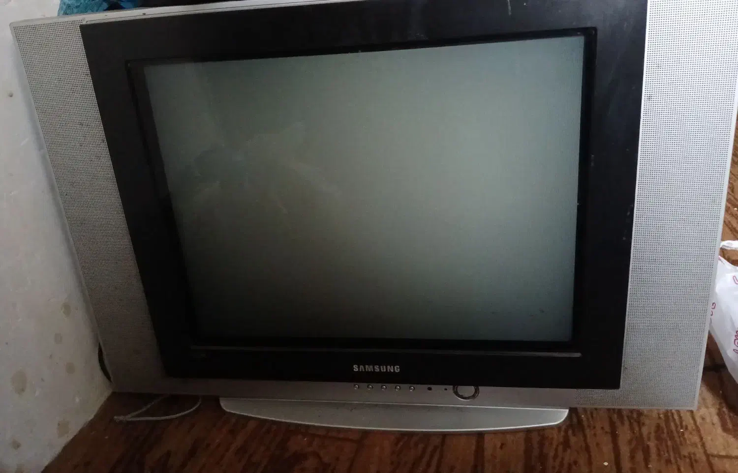 تلوزیون  .میز تلوزیون و دوعدد گیرنده دیجیتال.|تلویزیون و پروژکتور|رشت, کوی حسینی|دیوار