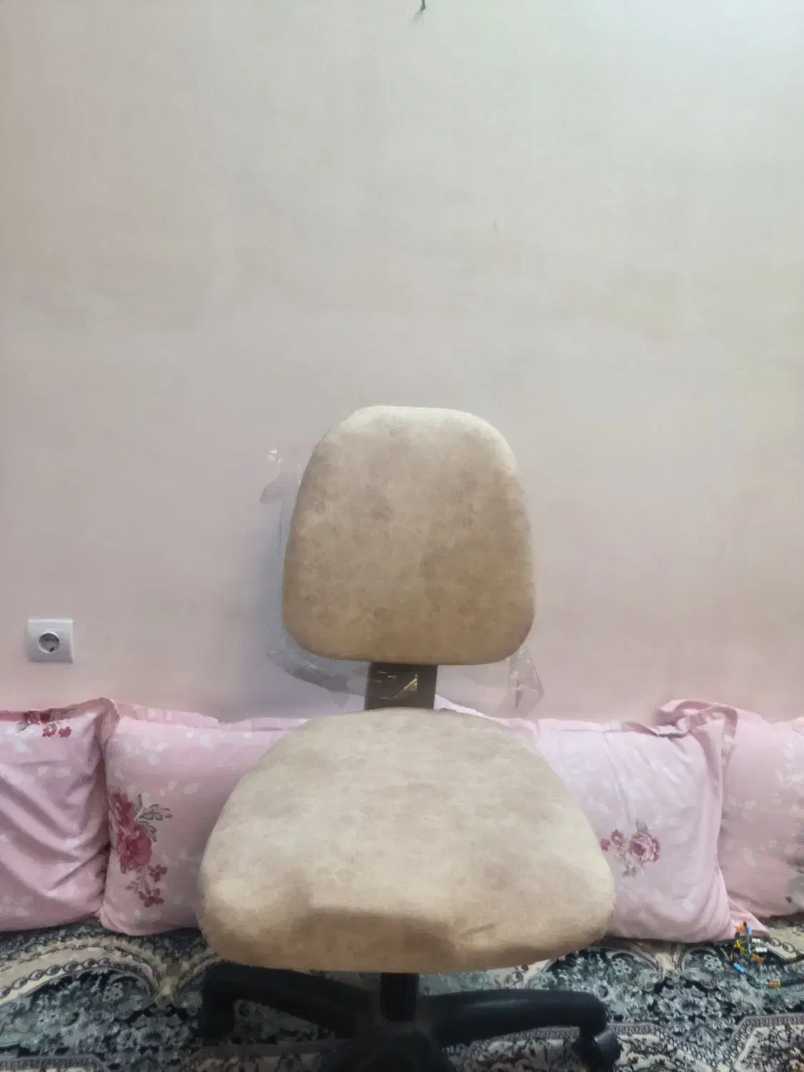 صندلی جک دار|صندلی و نیمکت|مشهد, سیلو|دیوار